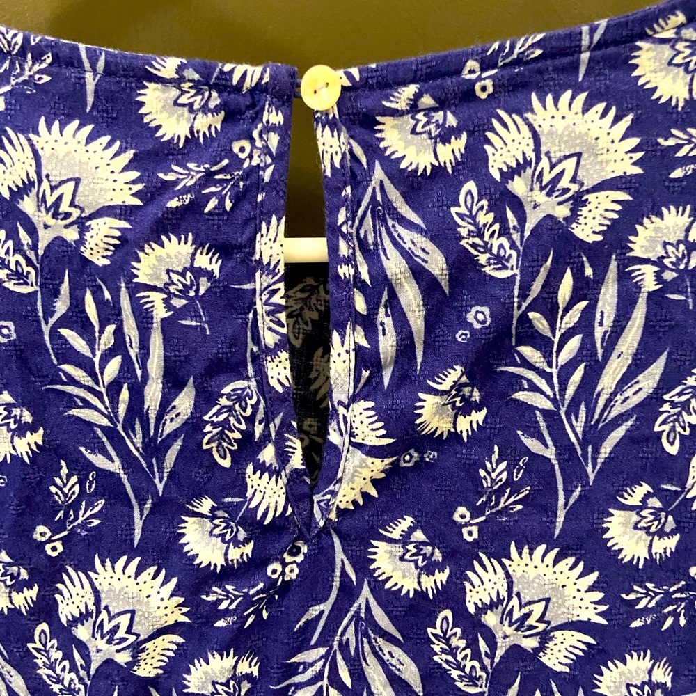 Universal Threads Floral Pattern Blouse With Ruff… - image 4